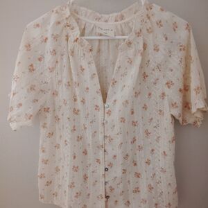 Chic Floral Button-Up Blouse